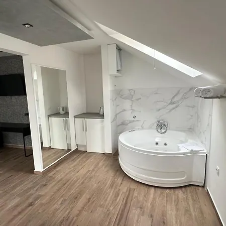 Seti Gorgeous With Jacuzzi Apartment Belgrad
